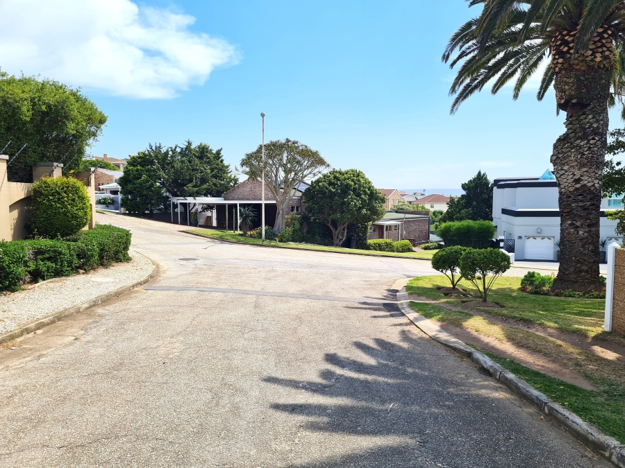 4 Bedroom Property for Sale in Wavecrest Eastern Cape
